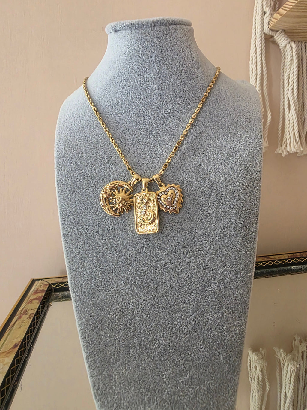 Collana Tre Amuleti