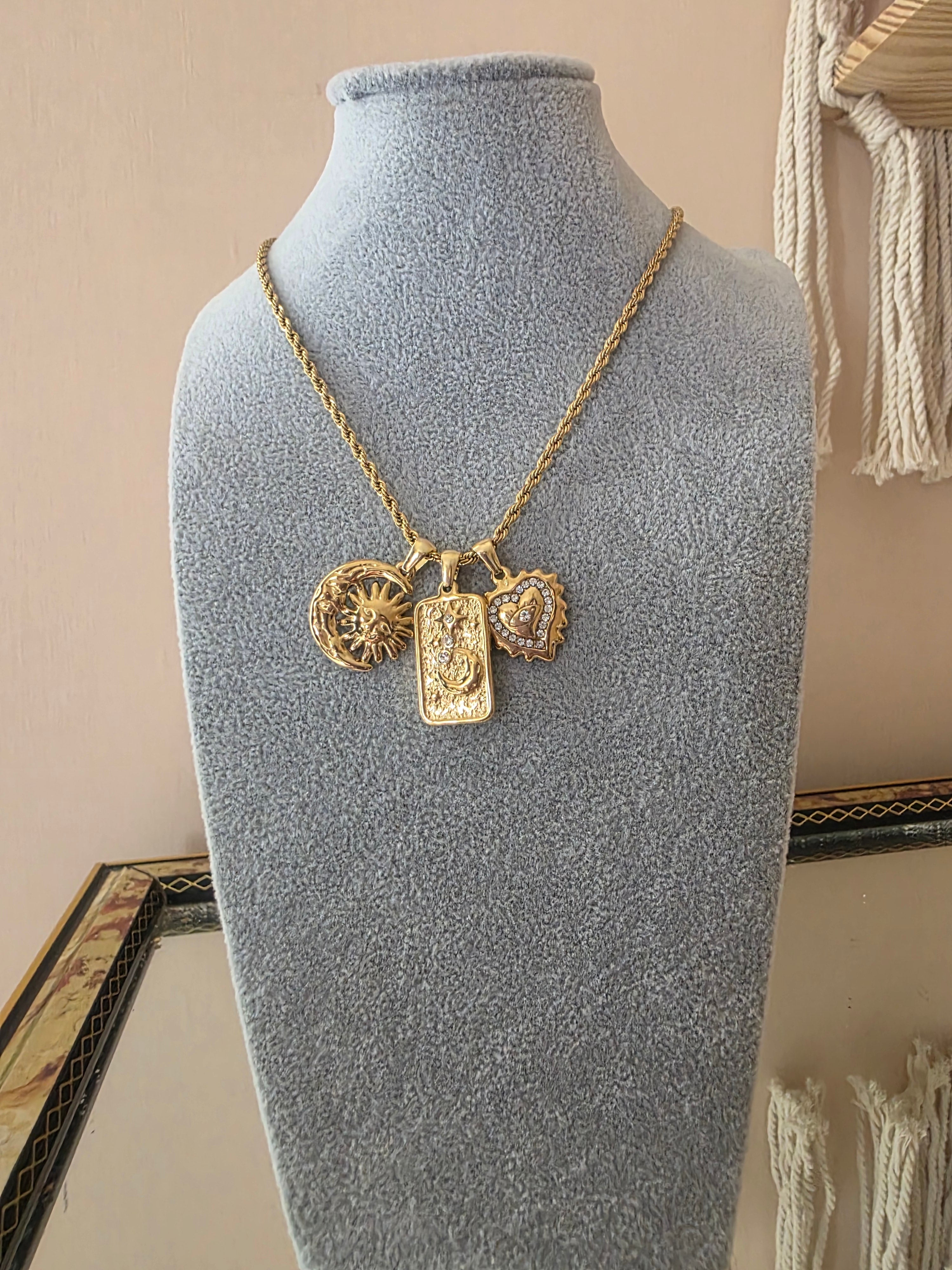 Collana Tre Amuleti